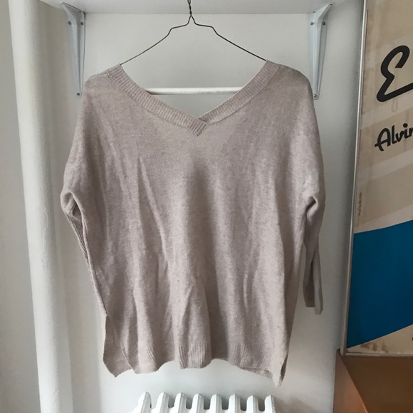 subtleluxury cashmere v-neck pullover - Picture 2 of 3